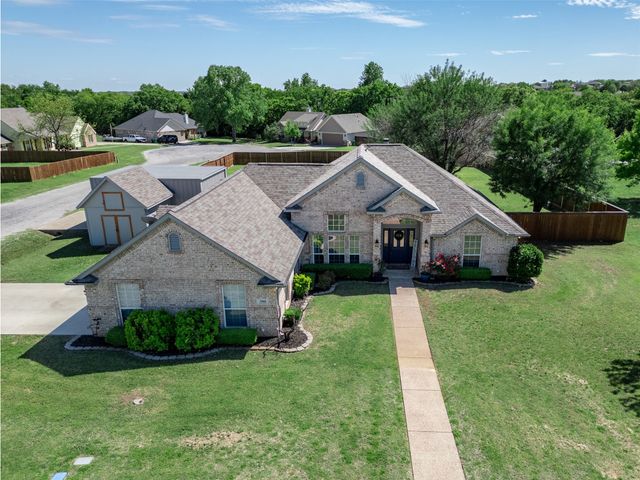 500 Green Meadow Drive, Boyd, TX 76023