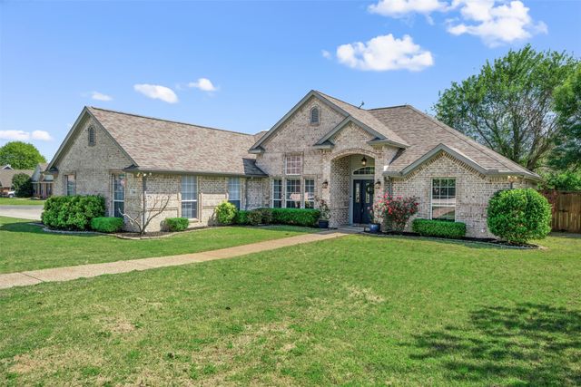 500 Green Meadow Drive, Boyd, TX 76023