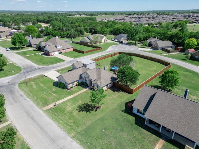 500 Green Meadow Drive, Boyd, TX 76023