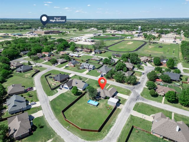 500 Green Meadow Drive, Boyd, TX 76023