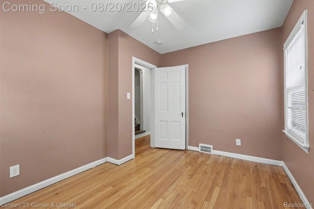 2100 Lancaster Street, Grosse Pointe Woods, MI 48236