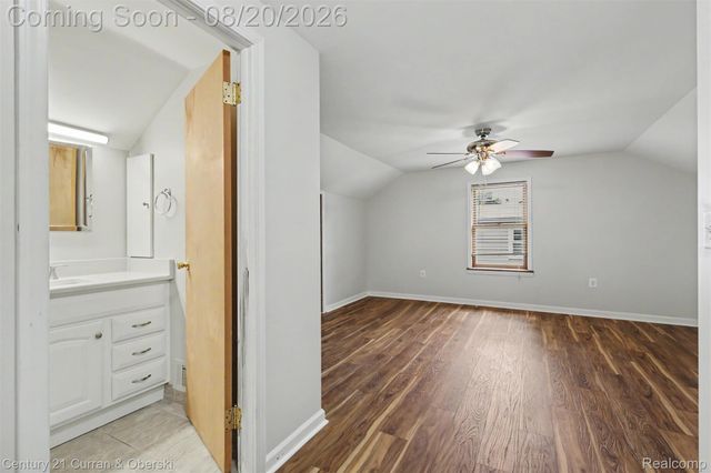 2100 Lancaster Street, Grosse Pointe Woods, MI 48236