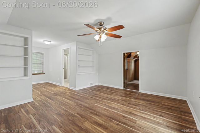 2100 Lancaster Street, Grosse Pointe Woods, MI 48236