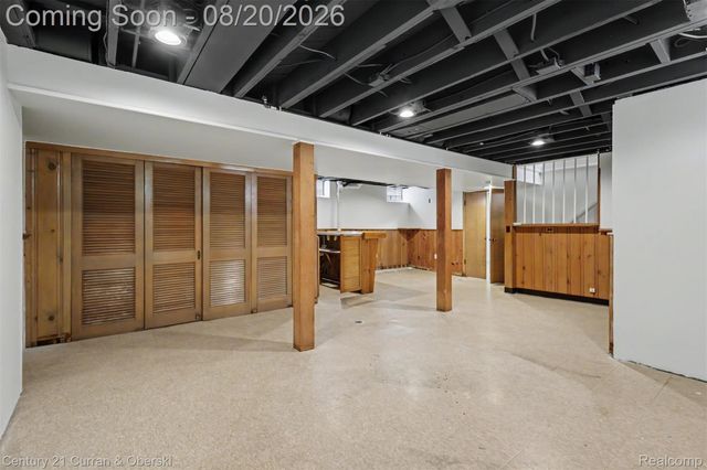 2100 Lancaster Street, Grosse Pointe Woods, MI 48236