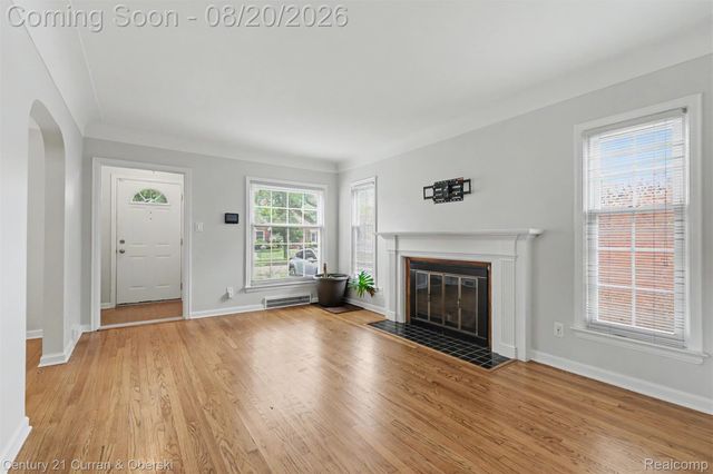 2100 Lancaster Street, Grosse Pointe Woods, MI 48236