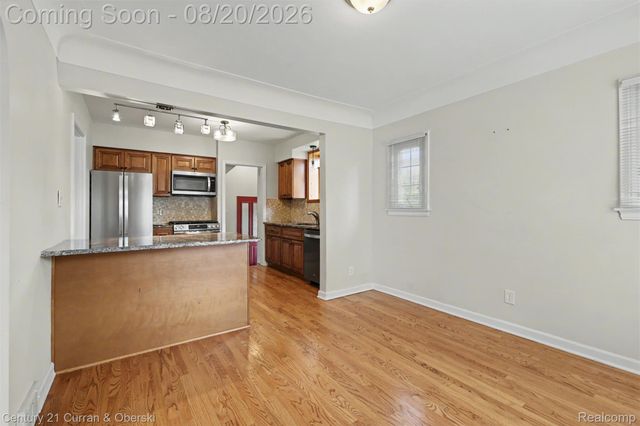 2100 Lancaster Street, Grosse Pointe Woods, MI 48236