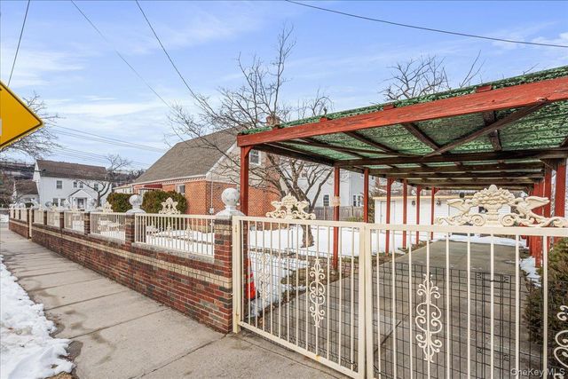 14146 253rd Street, Rosedale, NY 11422