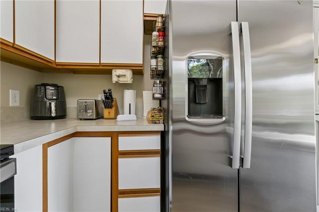 246 Hunts Neck RD, Poquoson, VA 23662