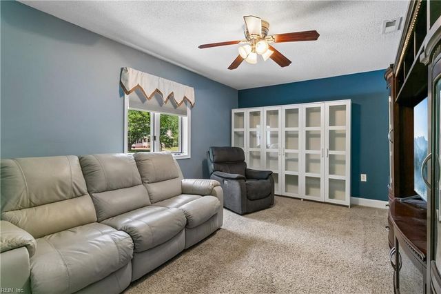 246 Hunts Neck RD, Poquoson, VA 23662