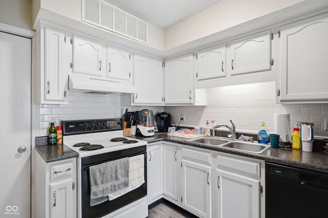3606 N Lakeside Drive, Muncie, IN 47304