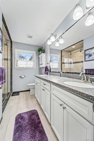 5135 Sudbury Drive, Warren, MI 48092