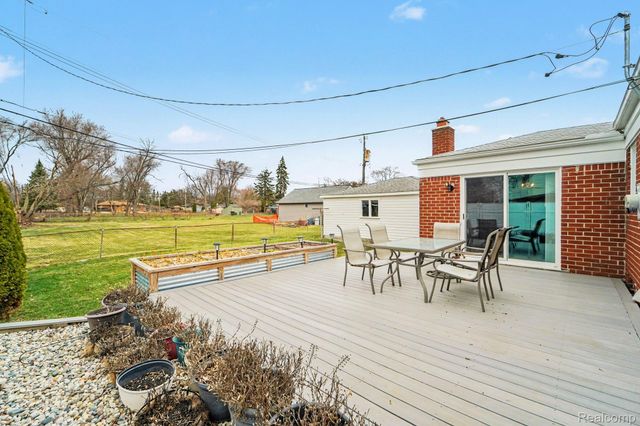 5135 Sudbury Drive, Warren, MI 48092