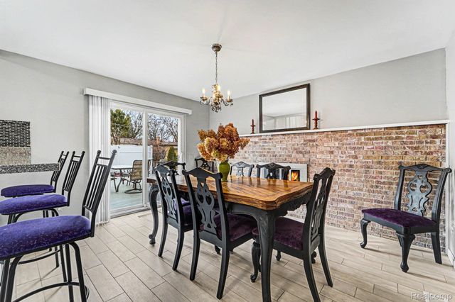 5135 Sudbury Drive, Warren, MI 48092