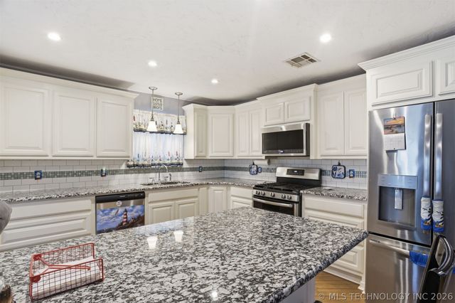 4104 Shay Road, Kingston, OK 73439