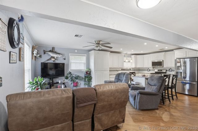 4104 Shay Road, Kingston, OK 73439