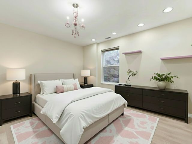 2426 S Bell Avenue, Chicago, IL 60608