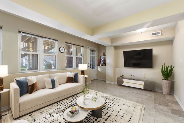 2426 S Bell Avenue, Chicago, IL 60608