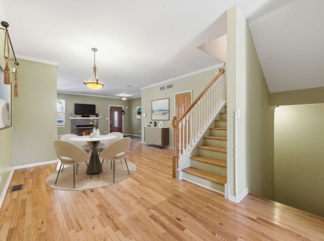 2426 S Bell Avenue, Chicago, IL 60608