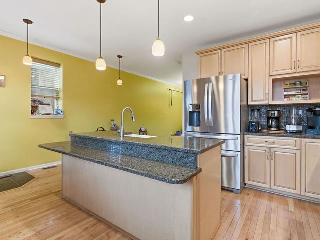 2426 S Bell Avenue, Chicago, IL 60608