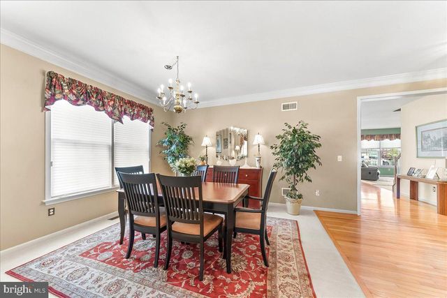4 N HENLEY DR, Avondale, PA 19311
