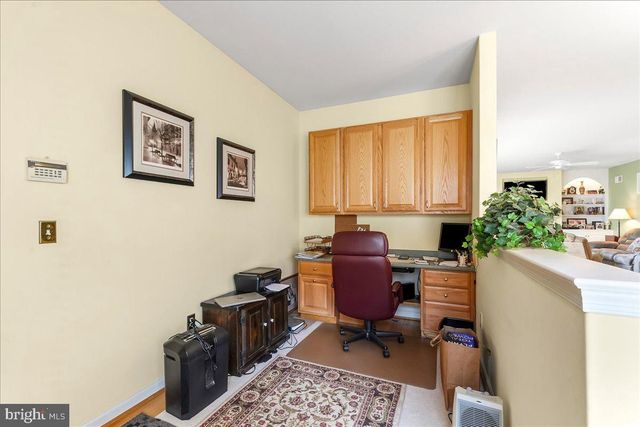 4 N HENLEY DR, Avondale, PA 19311