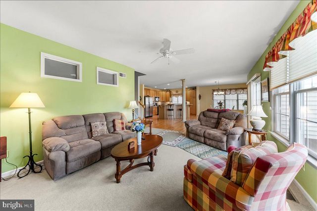 4 N HENLEY DR, Avondale, PA 19311