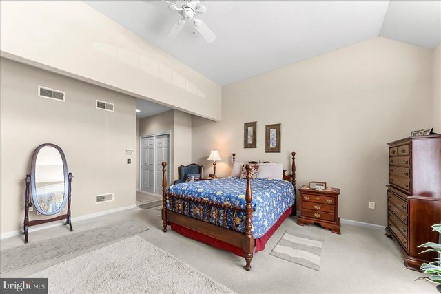4 N HENLEY DR, Avondale, PA 19311
