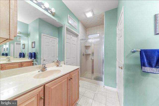 4 N HENLEY DR, Avondale, PA 19311