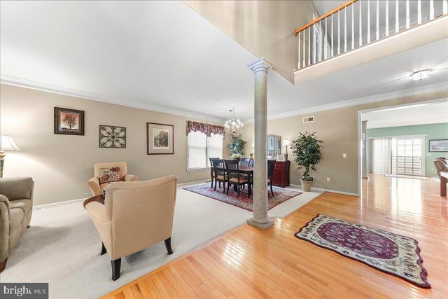 4 N HENLEY DR, Avondale, PA 19311