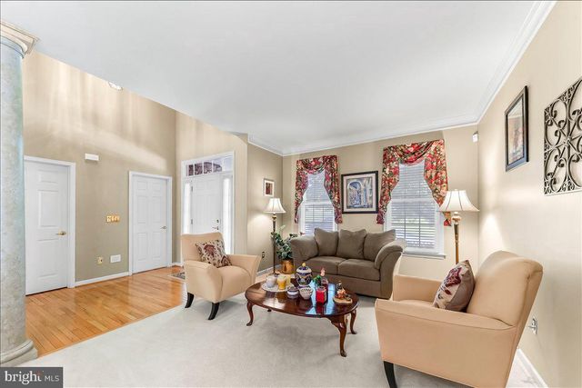 4 N HENLEY DR, Avondale, PA 19311