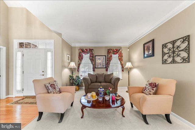 4 N HENLEY DR, Avondale, PA 19311