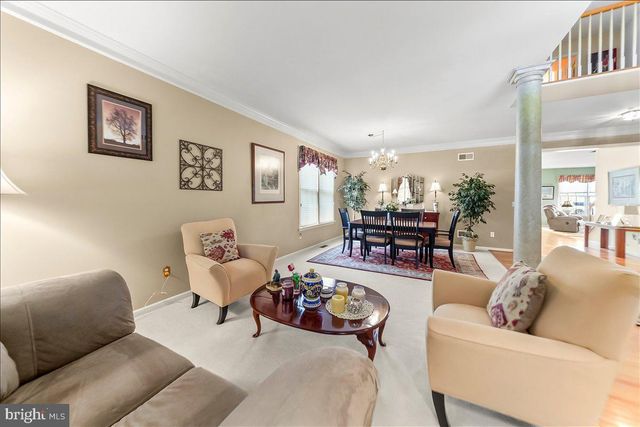 4 N HENLEY DR, Avondale, PA 19311