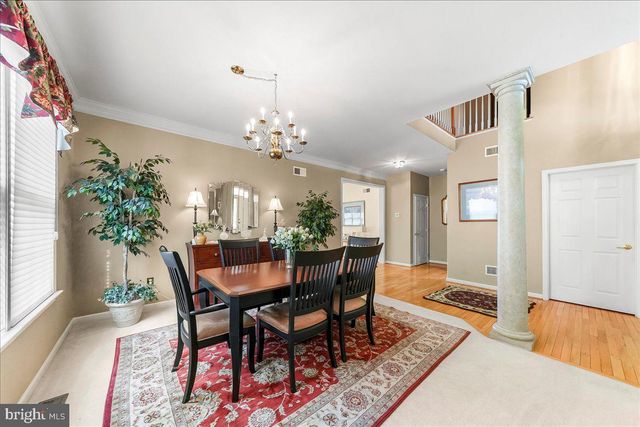 4 N HENLEY DR, Avondale, PA 19311