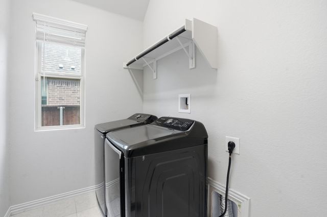 10037 Lakemont Drive, Fort Worth, TX 76131