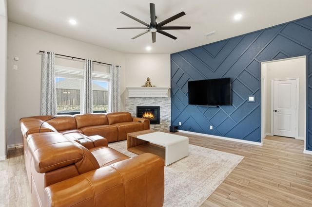 10037 Lakemont Drive, Fort Worth, TX 76131