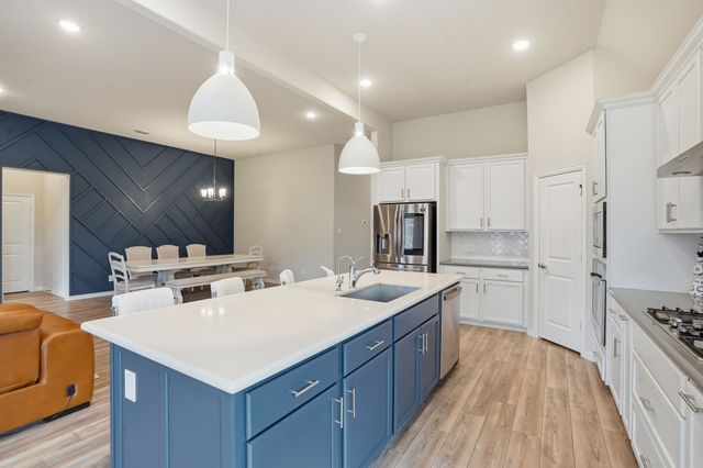 10037 Lakemont Drive, Fort Worth, TX 76131