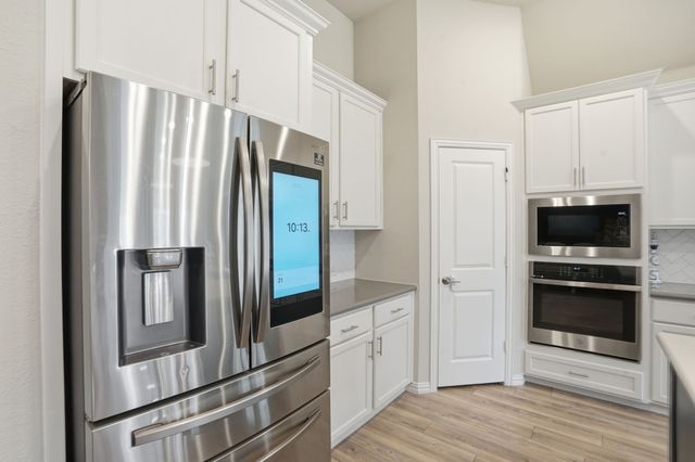 10037 Lakemont Drive, Fort Worth, TX 76131