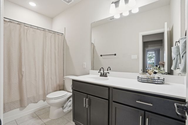 10037 Lakemont Drive, Fort Worth, TX 76131