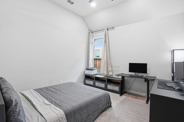 10037 Lakemont Drive, Fort Worth, TX 76131