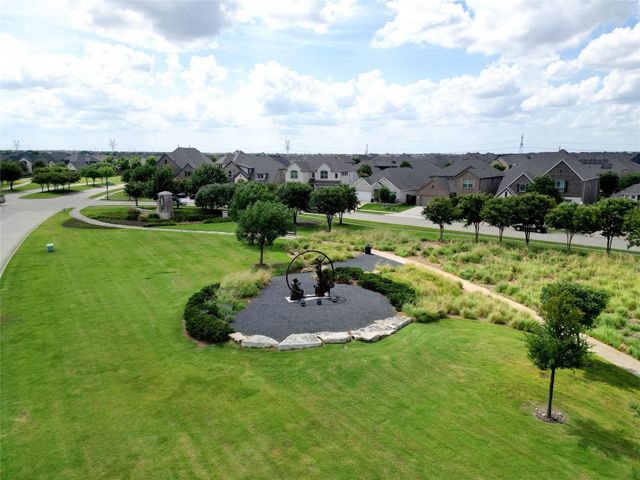 10037 Lakemont Drive, Fort Worth, TX 76131