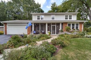 291 Robins RUN, Burlington, WI 53105