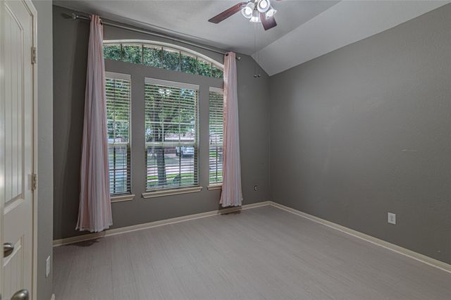 8619 Debbie Terrace Drive, Cypress, TX 77433