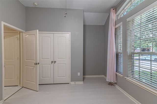 8619 Debbie Terrace Drive, Cypress, TX 77433