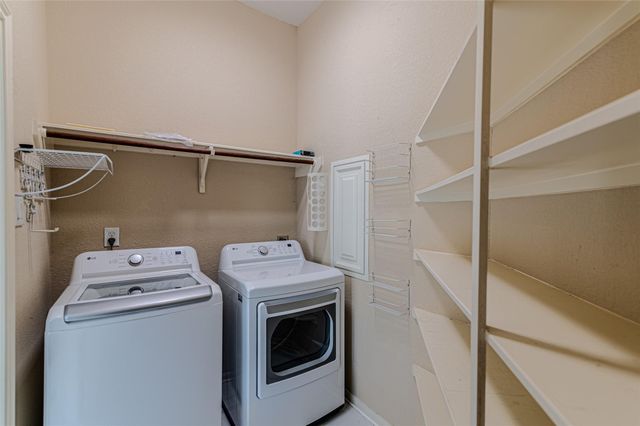 8619 Debbie Terrace Drive, Cypress, TX 77433