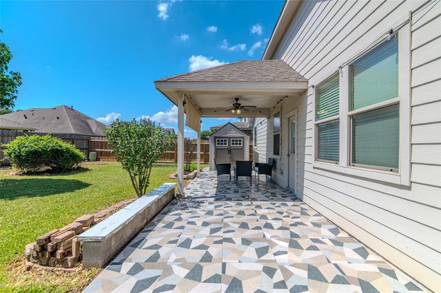 8619 Debbie Terrace Drive, Cypress, TX 77433