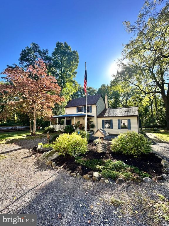 1915 OLD BETHLEHEM PIKE, SELLERSVILLE, PA 18960 — exterior