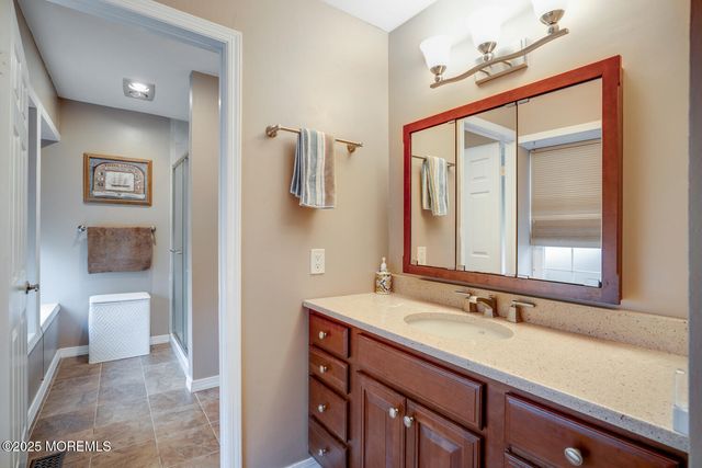 11 Bedfordshire Drive, Monroe, NJ 08831