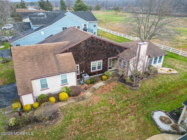 11 Bedfordshire Drive, Monroe, NJ 08831