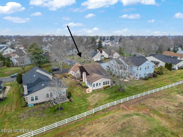 11 Bedfordshire Drive, Monroe, NJ 08831