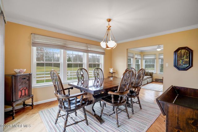 11 Bedfordshire Drive, Monroe, NJ 08831